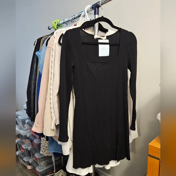 Oak + Fort - NWT Elegant Black Square Neck Dress - Size Medium - Picture 1 of 7